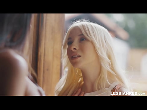 ❤️ Stelpan kemur heim nokkrum mánuðum síðar og endar með því að borða kisu stjúpmömmu sinnar ❤ Klám hjá okkur ☑